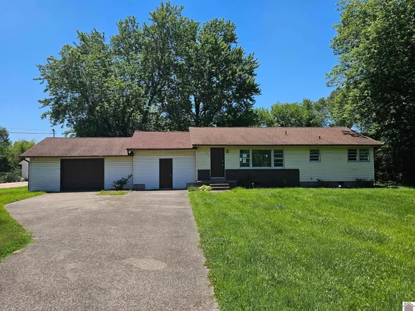 225 Gilhaven Dr, Paducah, KY 42003