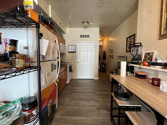 3rd image of 1429 W Norris St #B