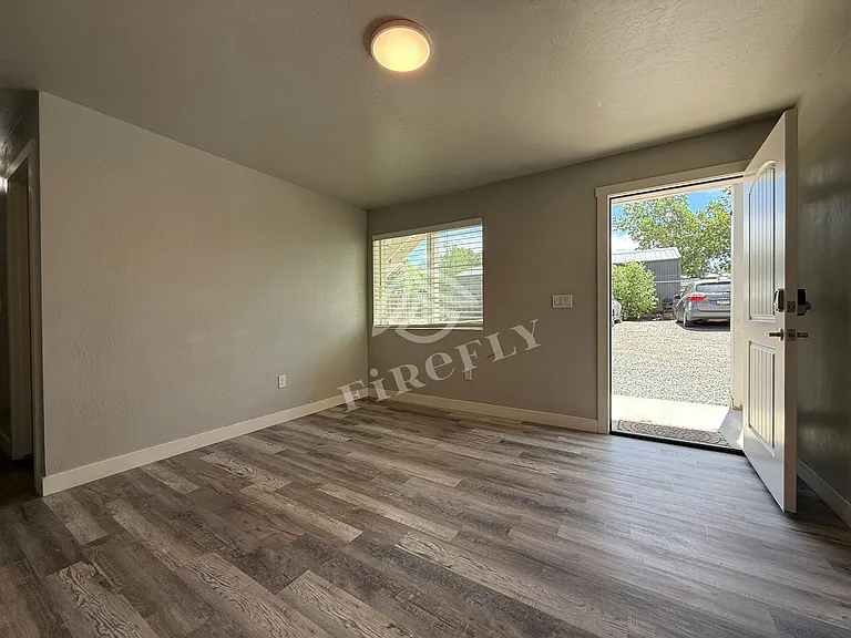 1110 W Woodland Lake Rd #C — Photo 15