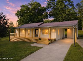 1016 Artella Dr, Knoxville, TN 37920
