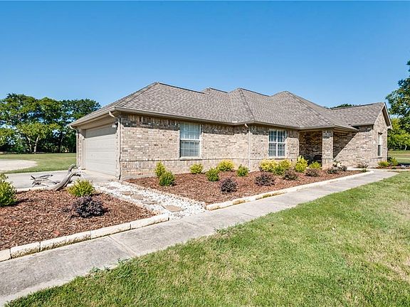 4th image of 814 Fairmeadow Cir