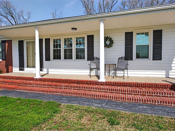 2nd image of 1316 Head Of River Rd