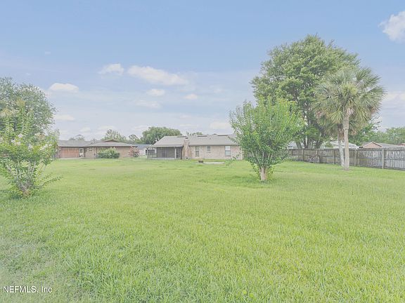 5th image of 1590 ABELIA Manor