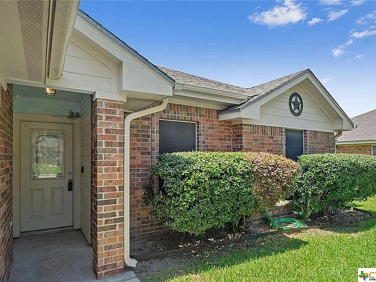 5214 Southern Crossing Dr — Photo 2