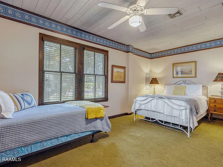 411 Wiggins Rd — Photo 26