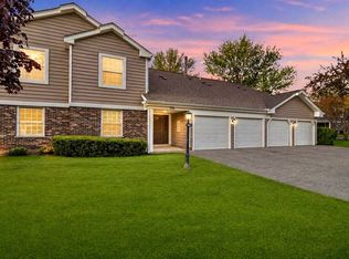 350 Newgate Ct #2Z, Schaumburg, IL 60193