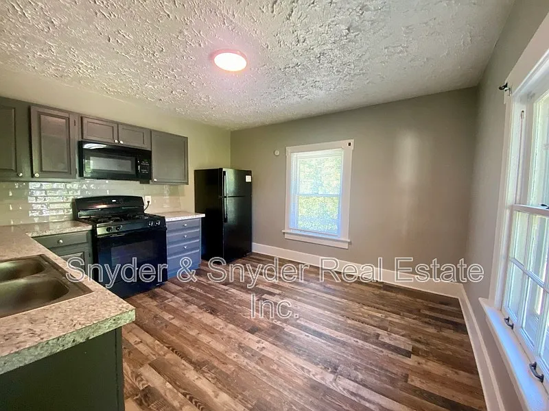 Building Photo - 999 W Exchange St #2