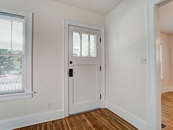 4th image of 178 N Vine St