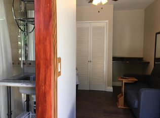 22972 Crespi St #B, Woodland Hills, CA 91364