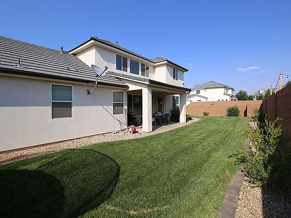 5th image of 2384 E Horseman Park Dr