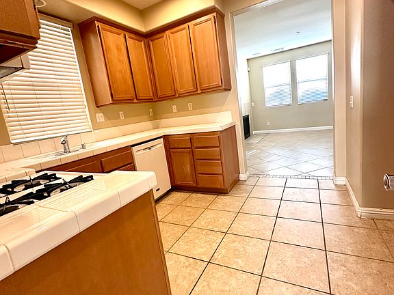 3rd image of 3326 Hatten Ln