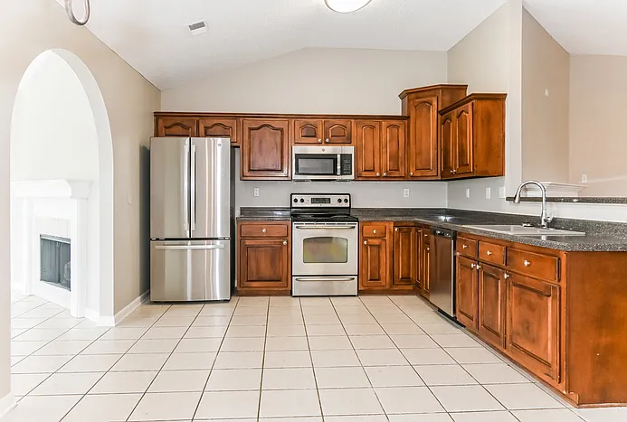 5682 Hunters Chase Dr — Photo 6