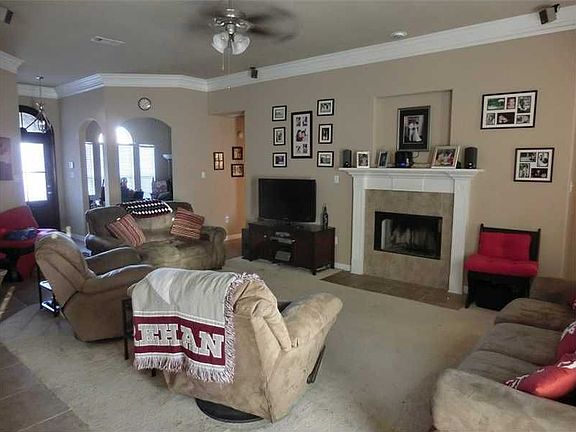 5th image of 211 White Oak Dr