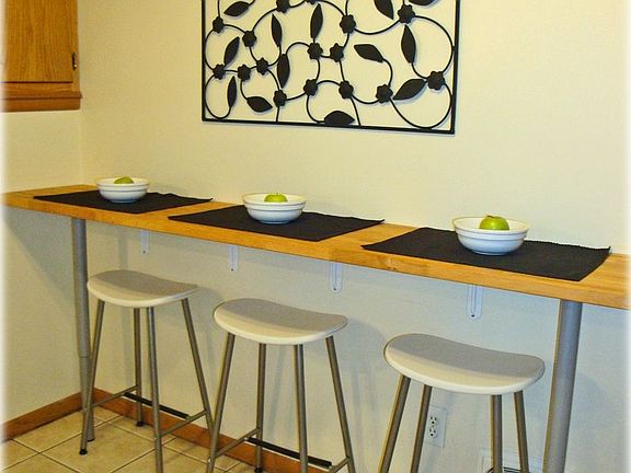 Kitchen-Breakfast Area