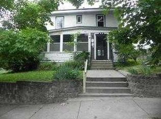 209 E 4th St, Dixon, IL 61021