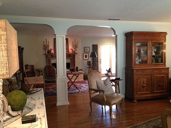 3rd image of 42 Coachlight Dr