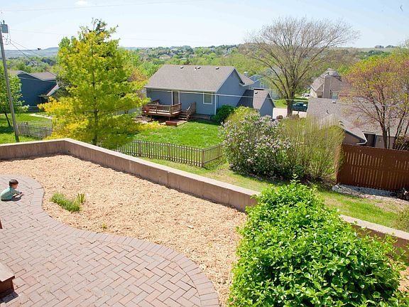 4th image of 1927 Crescent Dr