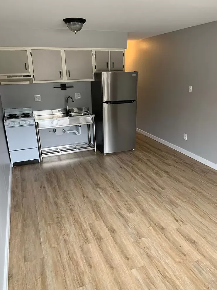 729 W Dixie St — Photo 2