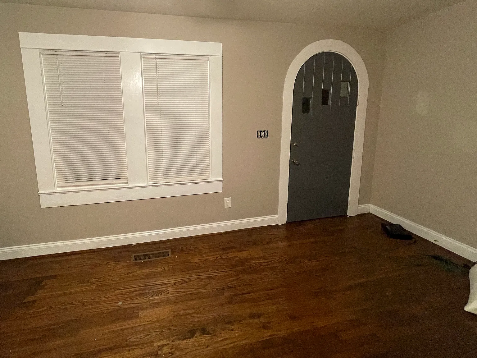 2 bed, 1077 sqft, $1,150 — Photo 2