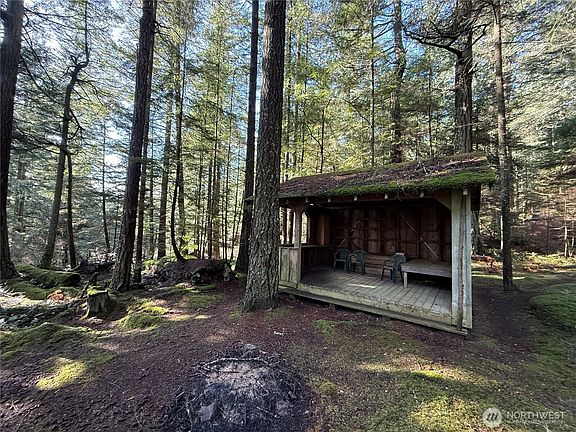 3rd image of 2000 Peregrine Road