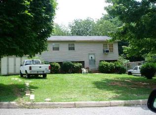 439 2nd Street Pl SE, Hickory, NC 28602
