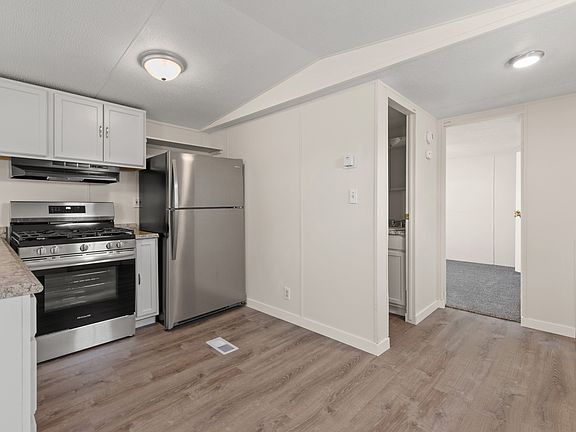 5th image of 2047 8th Ave #4