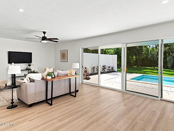 5th image of 1806 MEMORY Lane