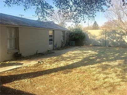 4913 19th St — Photo 3