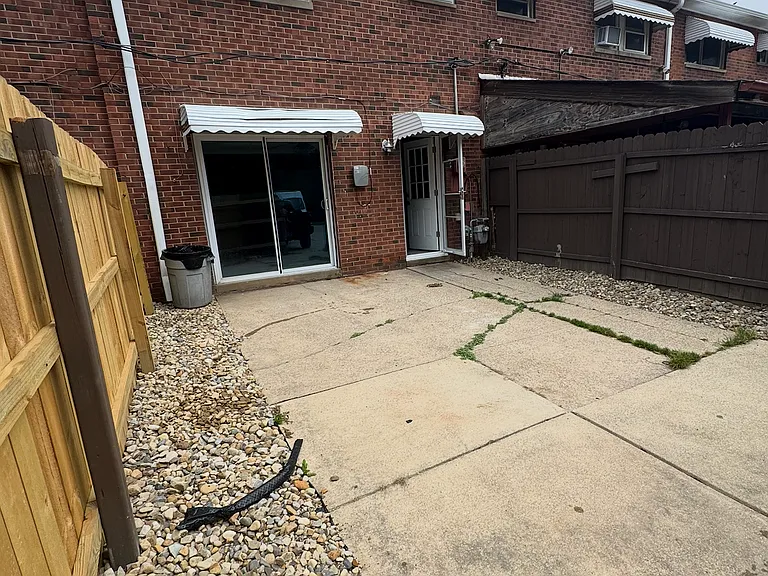 6015 Glenway Dr #B — Photo 3