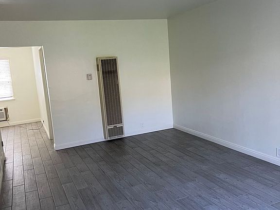 5th image of 1701 Peppertree Ln APT 2