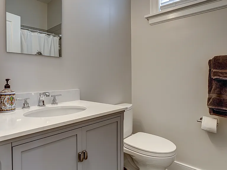 412 W Franklin St #D — Photo 7