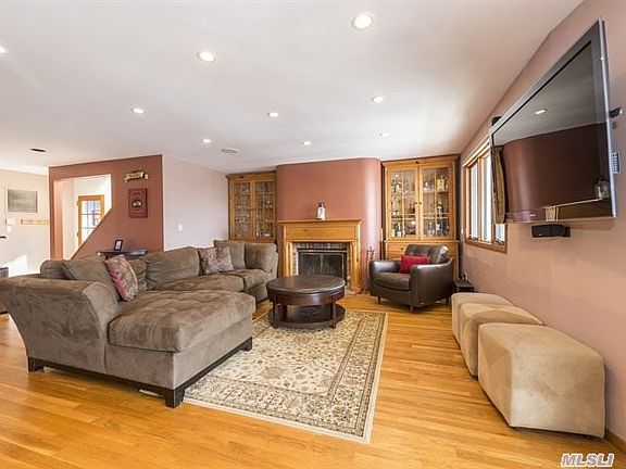 2nd image of 60 Franklin Blvd