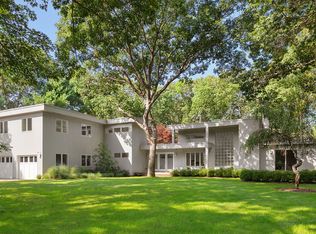 1 Stirrup Ct, East Hampton, NY 11937