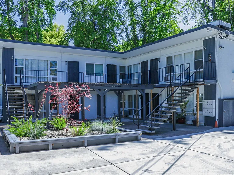 5479 Carlson Dr — Photo 11