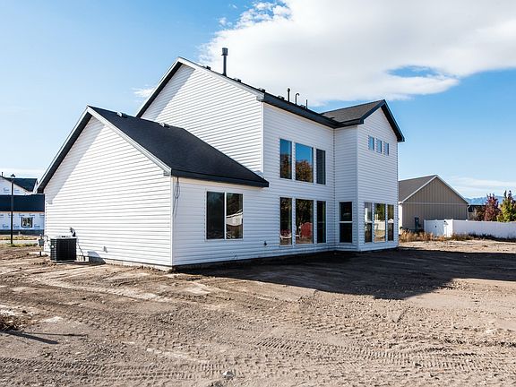 Finished home photos are representational images only. Chat with sales agent for details.