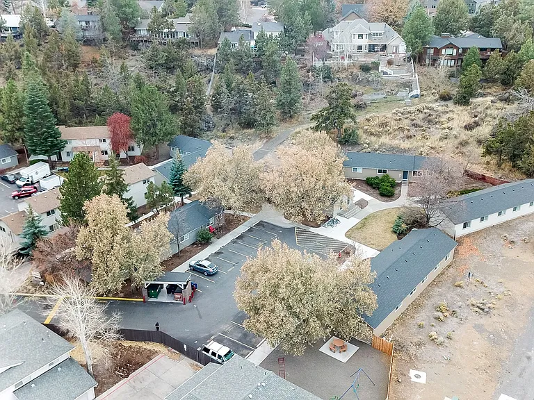 1837 NE Purcell Blvd — Photo 47