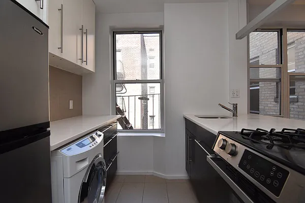 Rented by Bohemia Realty Group | media 10