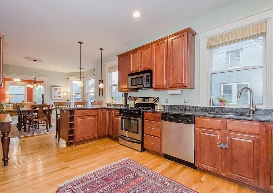 1st image of 16 Primrose St #2