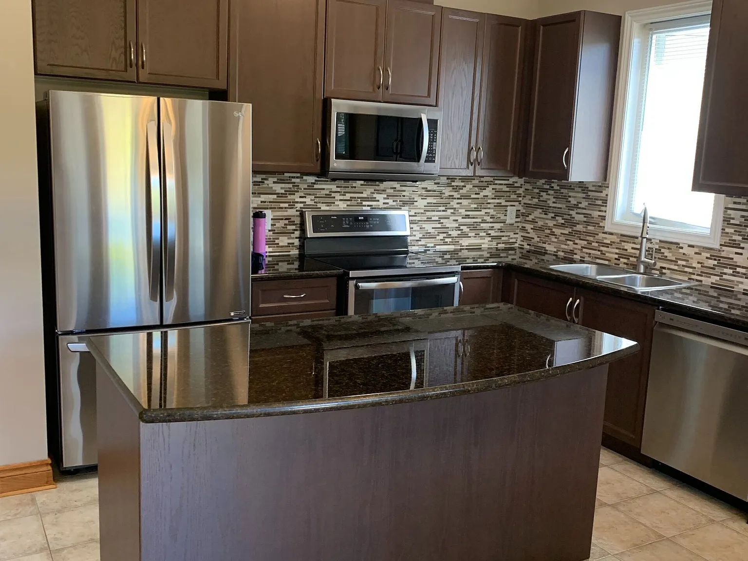 4 bed, $2,800 — Photo 3