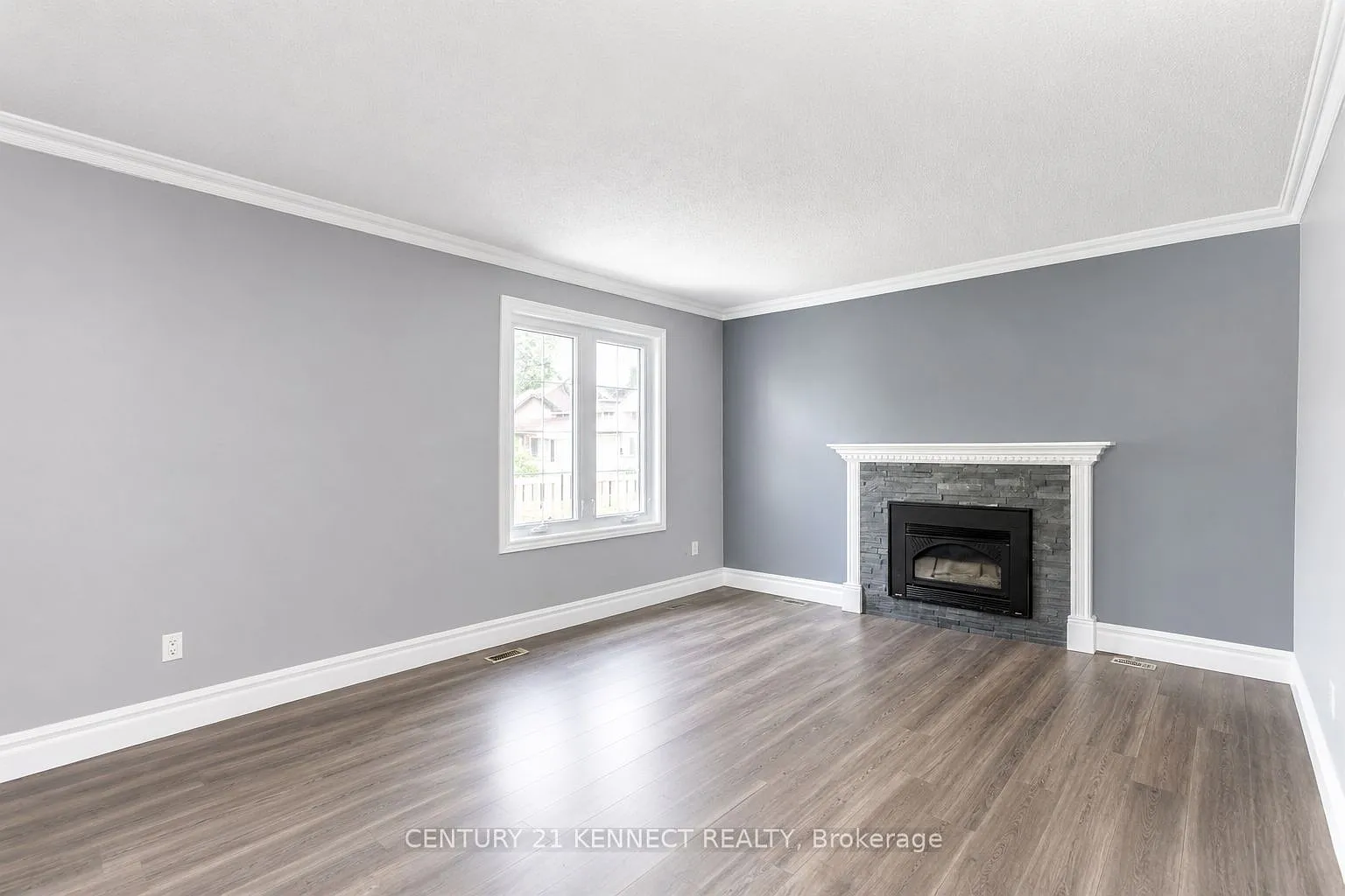3 bed, $3,000 — Photo 2