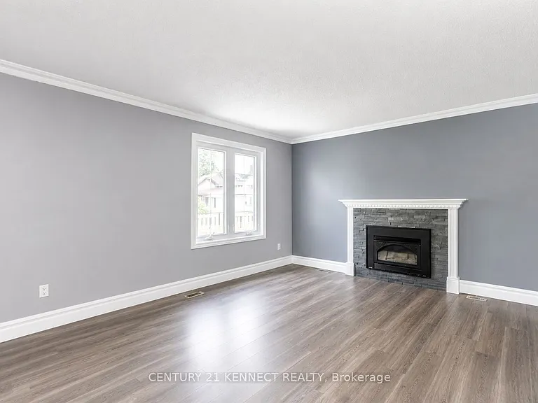 4 Somerset Dr — Photo 2