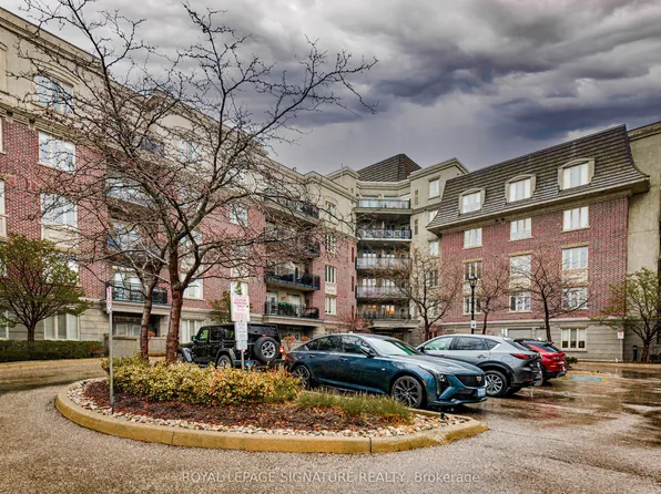 245 Dalesford Rd #109, Toronto, ON M8Y 4H7