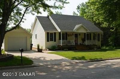 1st image of 207 7th St NE