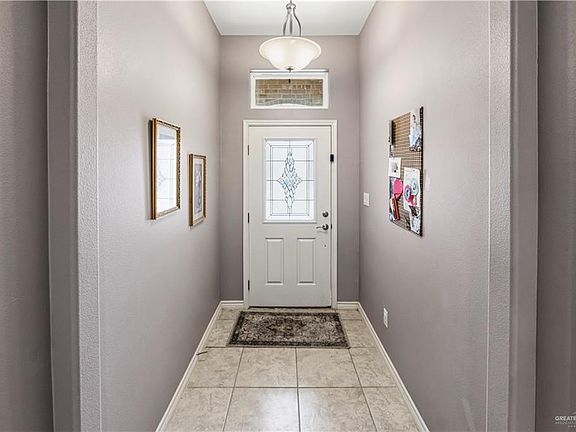 3rd image of 321 Grand Canyon St