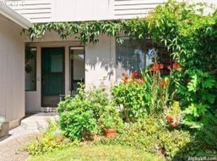 37 Bloch Ter, Lake Oswego, OR