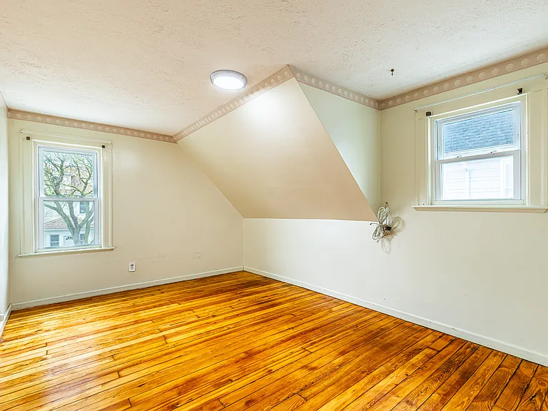 111 Bidwell Ter — Photo 29