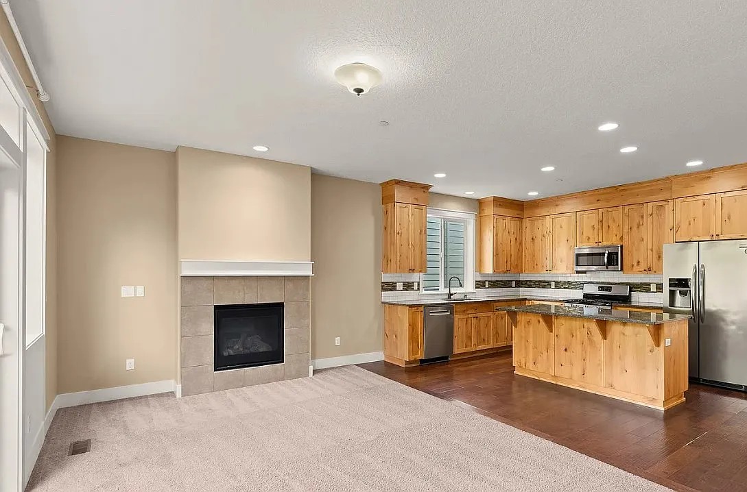 4 bed, 2740 sqft, $3,200 — Photo 3