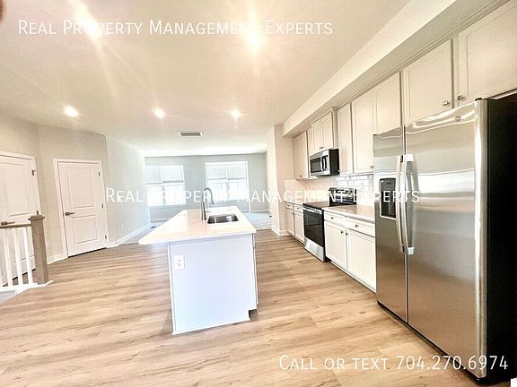 4th image of 1068 Bracken Hill Rd