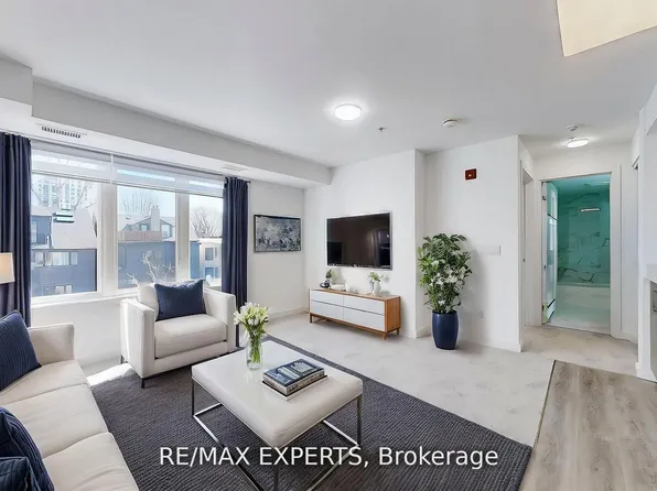 45 Connaught Ave #303, Toronto, ON M4L 2V8