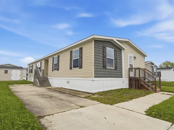 9725 Aspen Ln, Ypsilanti, MI 48198